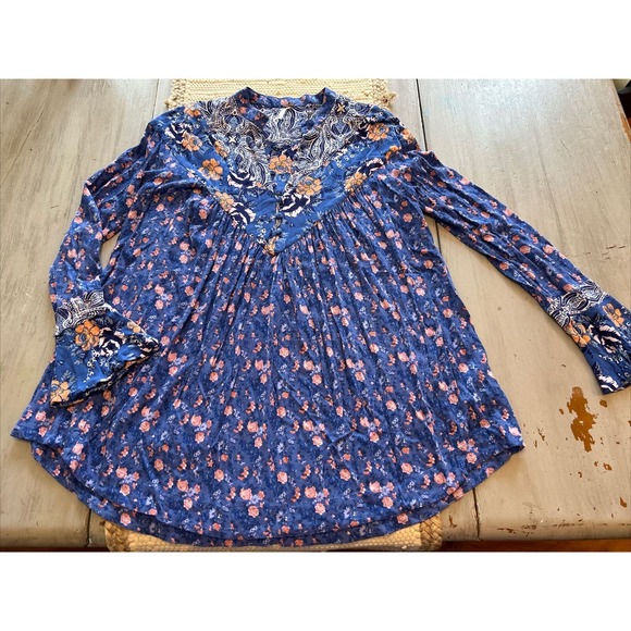 Free People Wildflower Fields Blue Orange Floral Tunic Top Sz S Bell Sleeve - Picture 1 of 12